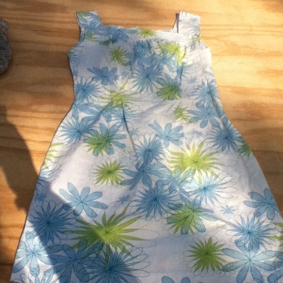 Cute sun dress!