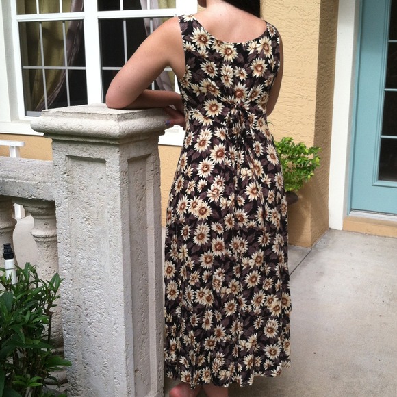 X SOLD X Beautiful VINTAGE Sunflower Maxi dress! - Picture 2 of 4