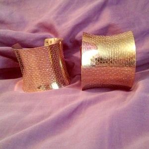 Snake scale printed gold bracelets