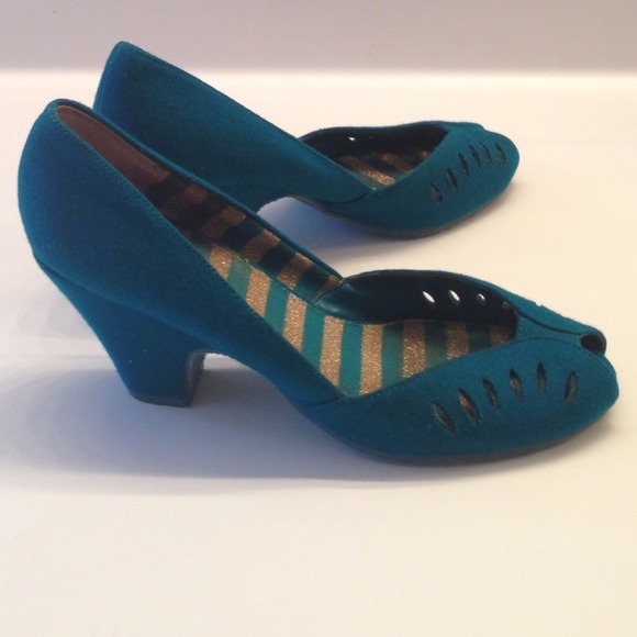 ON HOLD! 1940's style vintage inspired heel