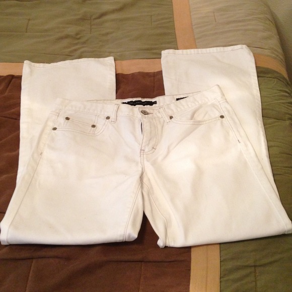 White calvin klein jeans