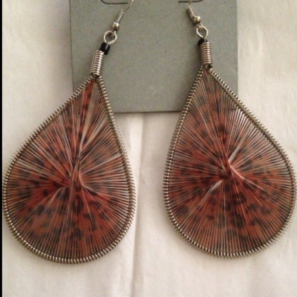 FREE W/ $50 purchase!!!!! Earrings!