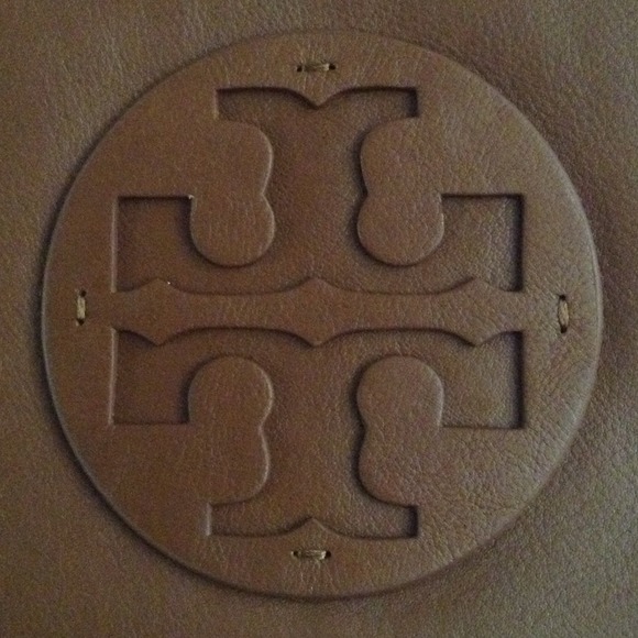 🎉Host pick 3/6 Tory Burch Suki Reva Clutch - Picture 4 of 4