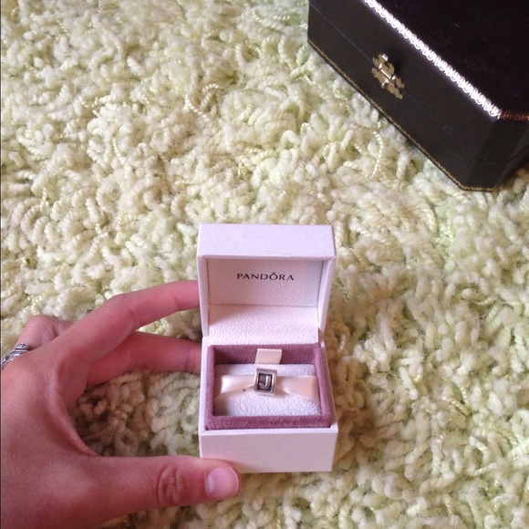 SOLD 💢💢💢NWOT PANDORA "J" CHARM