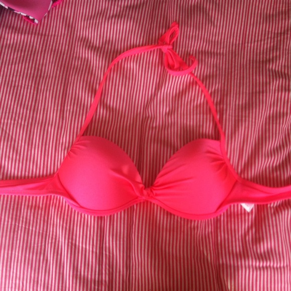 ❤BUNDLE❤ Hollister Swimsuit and extra top - Picture 2 of 2