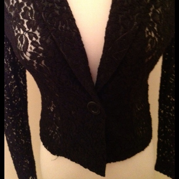 Lace blazer from Urban Outfitters - Picture 2 of 4