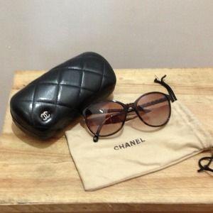 CHANEL Women's sunglasses