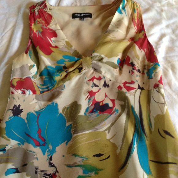 Multi color sleeveless blouse