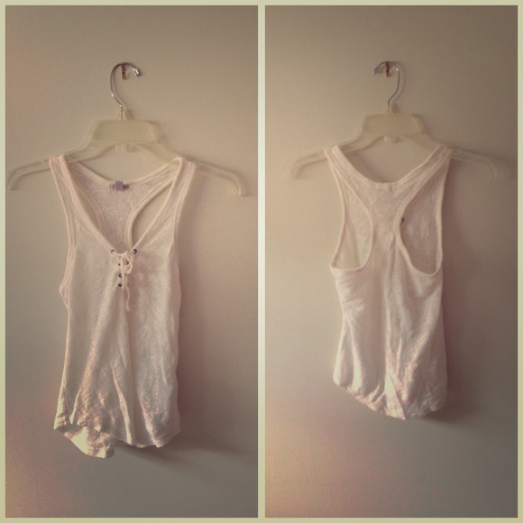 URBAN OUTFITTERS FLORAL PRINTED TANK