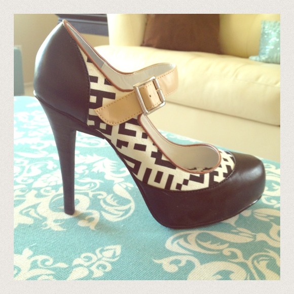 ✨ Reduced - Harajuku Lovers Arlanda Pumps - Picture 1 of 3