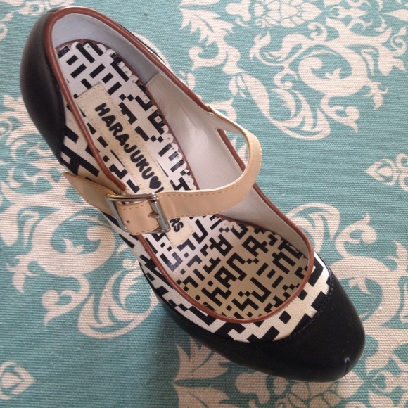 ✨ Reduced - Harajuku Lovers Arlanda Pumps - Picture 2 of 3