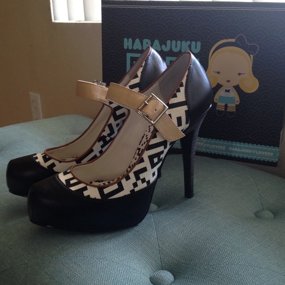 ✨ Reduced - Harajuku Lovers Arlanda Pumps - Picture 3 of 3