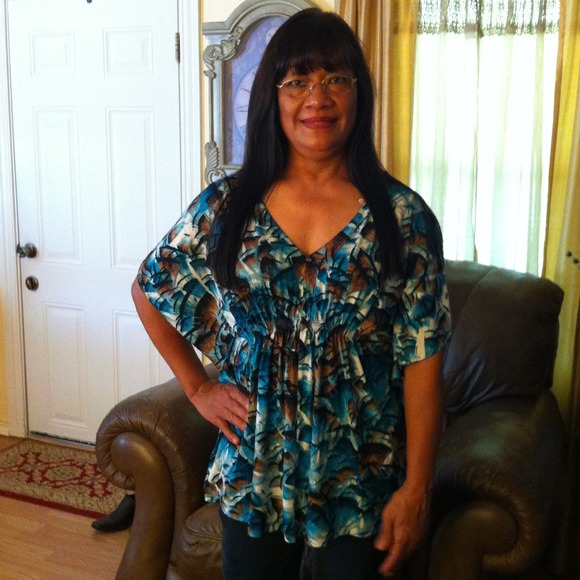 Loose fitting summer top. - Picture 2 of 4