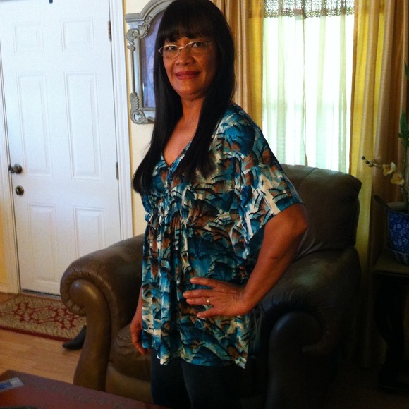 Loose fitting summer top. - Picture 4 of 4