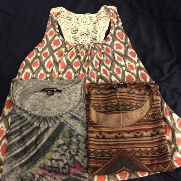 ⛔️TRADED⛔️ Printed tops from Forever 21!
