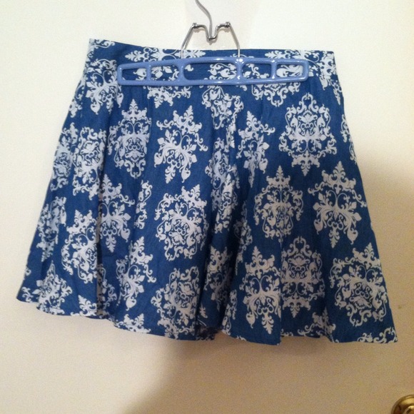 LF store Mika & Gala high waisted circle skirt 12 - Picture 1 of 4