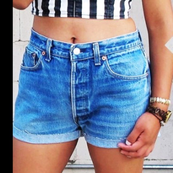 Highwaisted Levi shorts❌SOLD❌