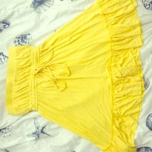 A sunshine yellow dress!