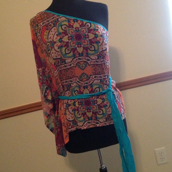 NWT One Shoulder Split Sleeve Top - Picture 1 of 4