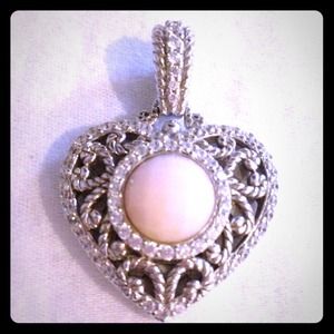 ***SALE*** AUTHENTIC Judith Ripka Heart Enhancer