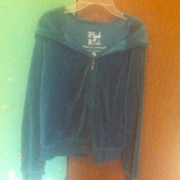 Victoria Secret Lush & Plush Sweater .