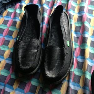 Sanuk black sparkley shoes