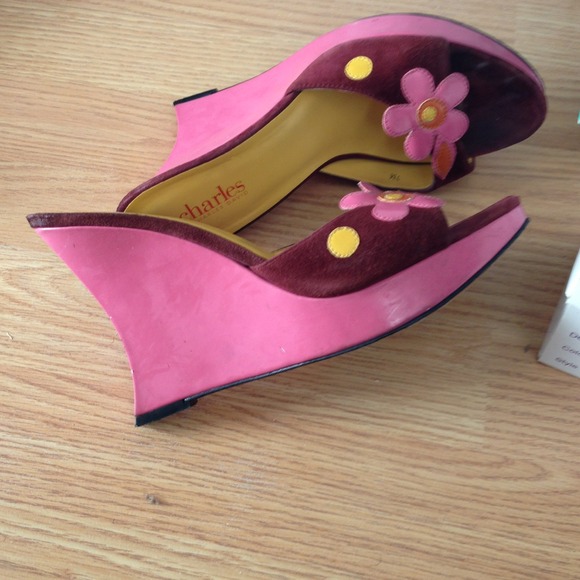 Sold in bundle - Picture 2 of 2