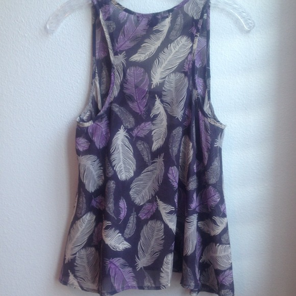 ❌SOLD❌Purple Feather Tank - Picture 3 of 3