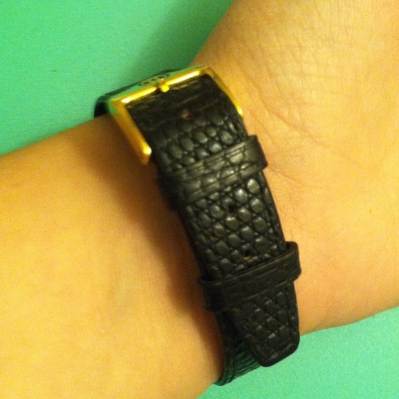 AUTHENTIC GUCCI Watch! - Picture 3 of 4