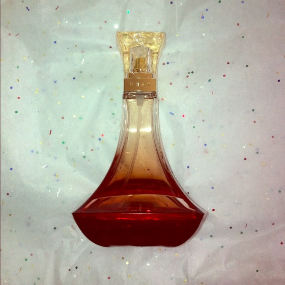 !!SOLD!! Beyonce 'Heat' 3.4oz spray perfume - Picture 1 of 4