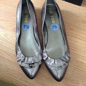Dark silver shoe