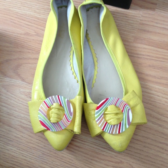 Bright yellow shoe from aldo - Picture 1 of 1
