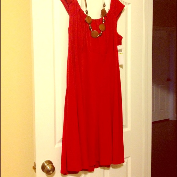 **SOLD IN BUNDLE**NWT Red dress. Size 18w