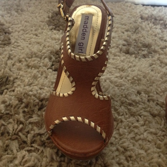 Women's Madden Girl Wedges Sz.6 - Picture 3 of 3