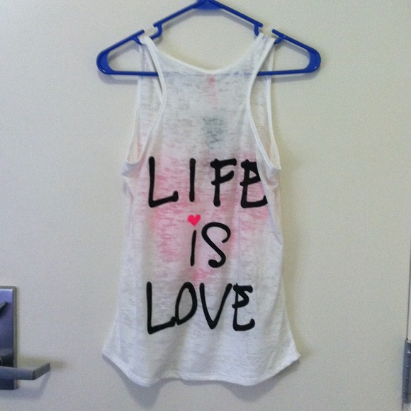 sOLD Neon pink heart top 💕 - Picture 2 of 3