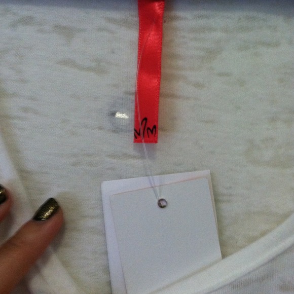 sOLD Neon pink heart top 💕 - Picture 3 of 3