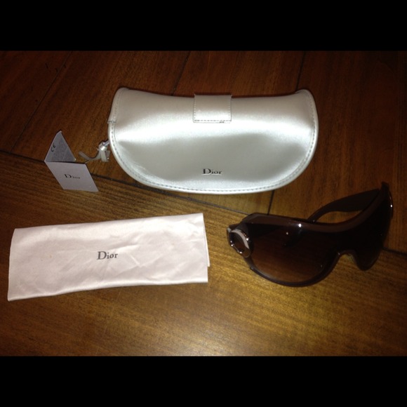 SOLD(Ebay)Auth Christian Dior Sunglasses$50