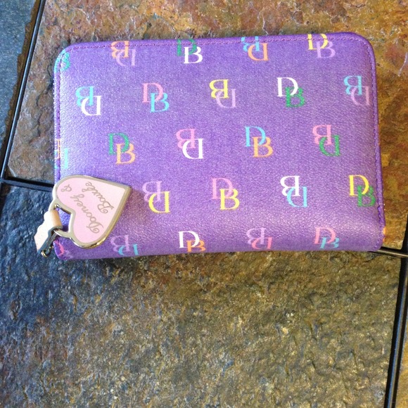 💜❤💖Dooney& Bourke wallet 💜❤💖
