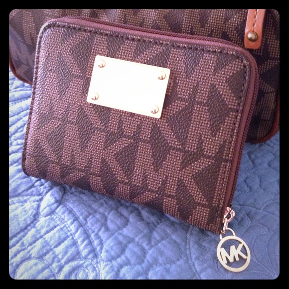 💥SOLD💥Authentic MK Wallet👛👛👛💖🎀💕💞💓💝