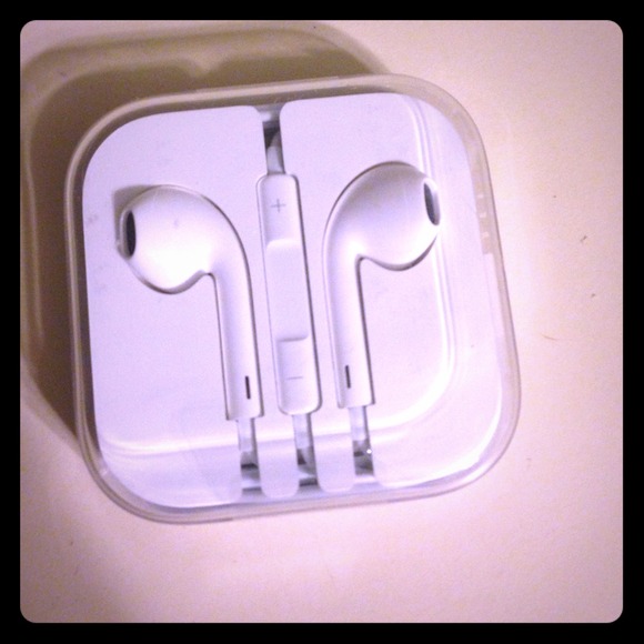 ❌SOLD❌ Apple earbuds