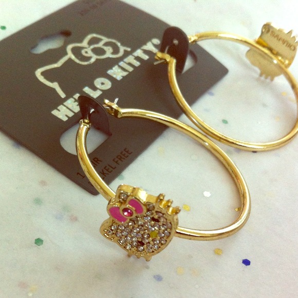 Hello Kitty hoop earrings w/small kitty face