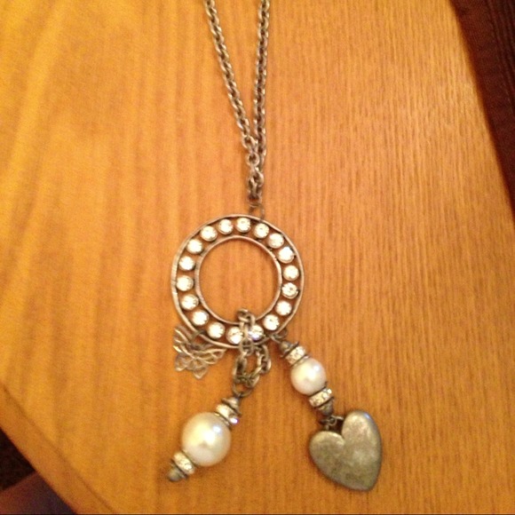 Long necklace.