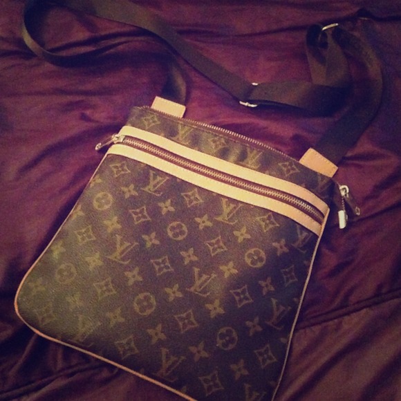Louis Vuitton Messenger Bag