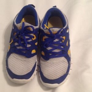 Live strong Nike Free Run 3's