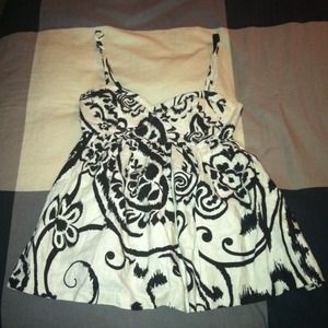 ❌SOLD❌    Black and white top
