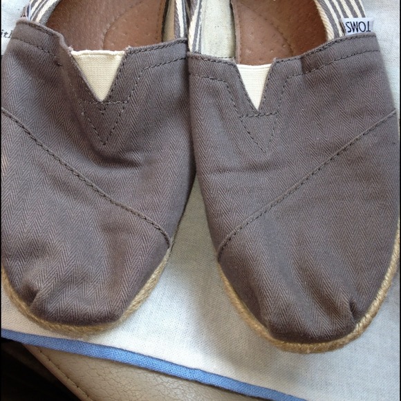 TOMS Classic Canvas Shoes