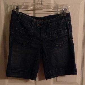 American eagle, size 4, Bermuda style shorts