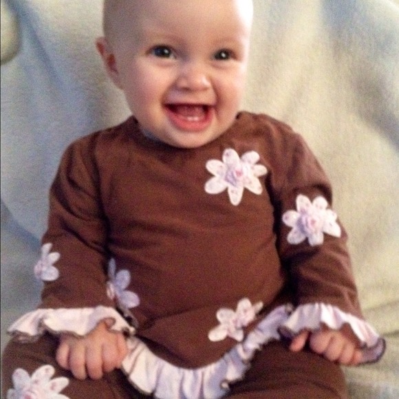 Gorgeous boutique outfit w beads and ruffles; 18m.