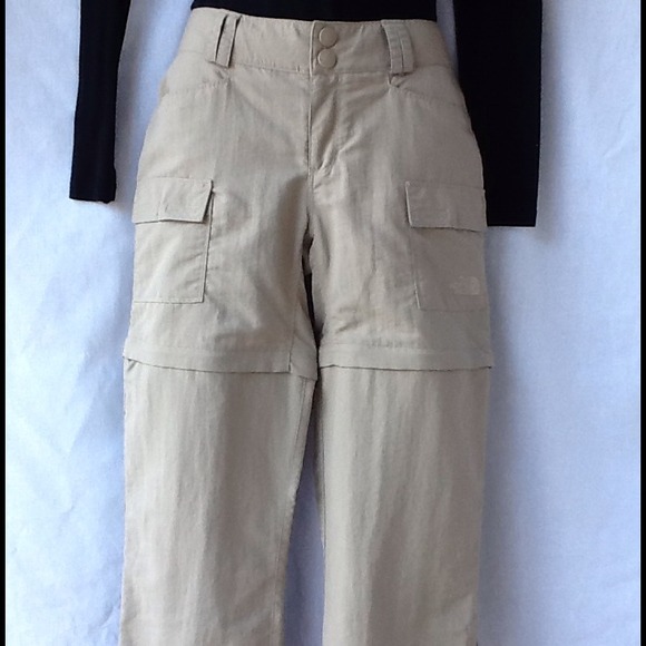SOLD IN BUNDLE NWOT The North Face roll-up/zip-off