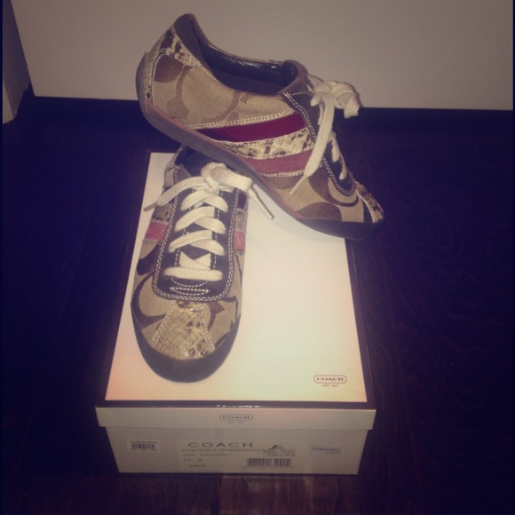 Sold! COACH Limited Edition Mable Snake KTM Sz 6.5